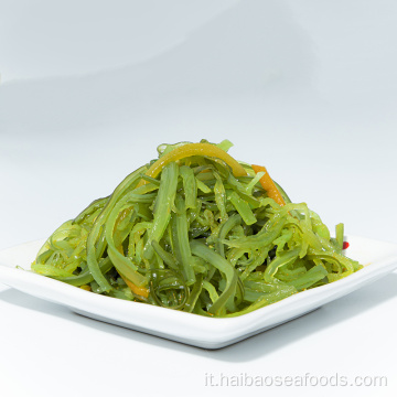Delizioso condimento cibo verde con condimento di seta stelo di wakame
